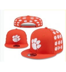 NCAA Snapback Cap 26H U907